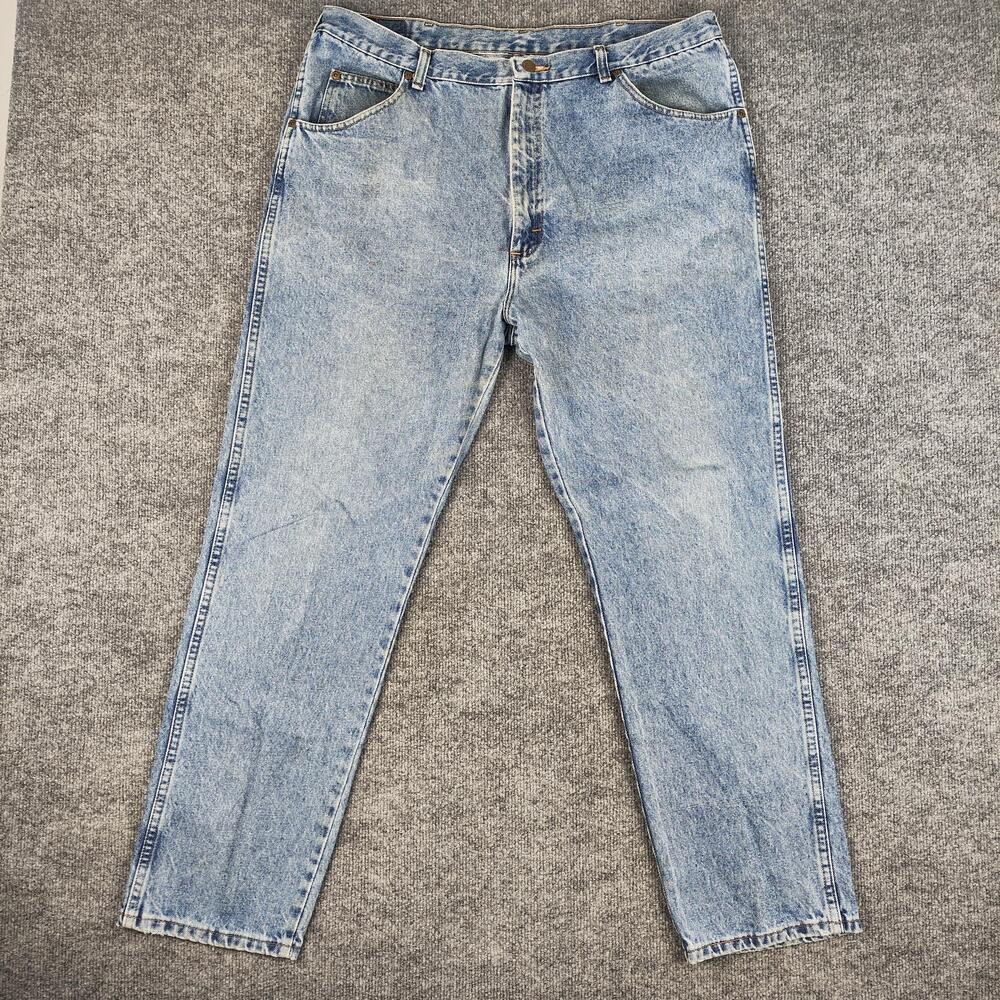 Wrangler Authentic Jeans Mens 40x32 Light Wash Blue Regular Straight Denim Pants